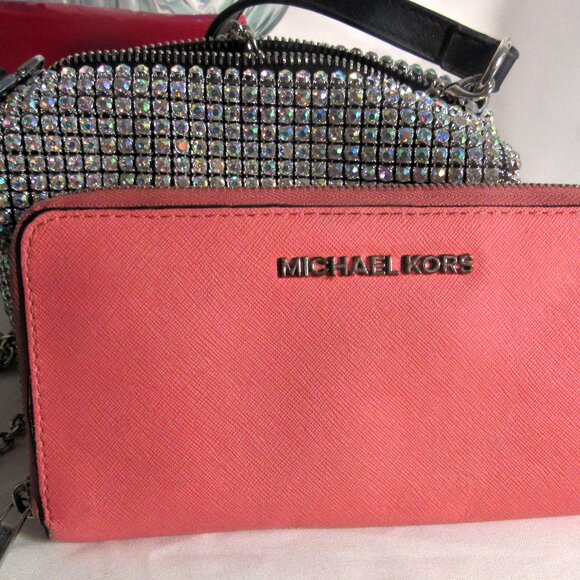 MICHAEL KORS MELON PINK ZIP AROUND WALLET CLUTCH NEARLY NEW - Picture 1 of 8